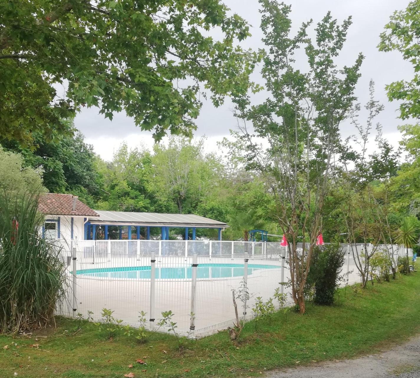 Petite Maison De Vacances Hotell Onesse-et-Laharie Exteriör bild